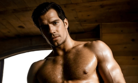 #OMG ¡BATEAN AL DESNUDO A HENRY&nbsp;CAVILL!